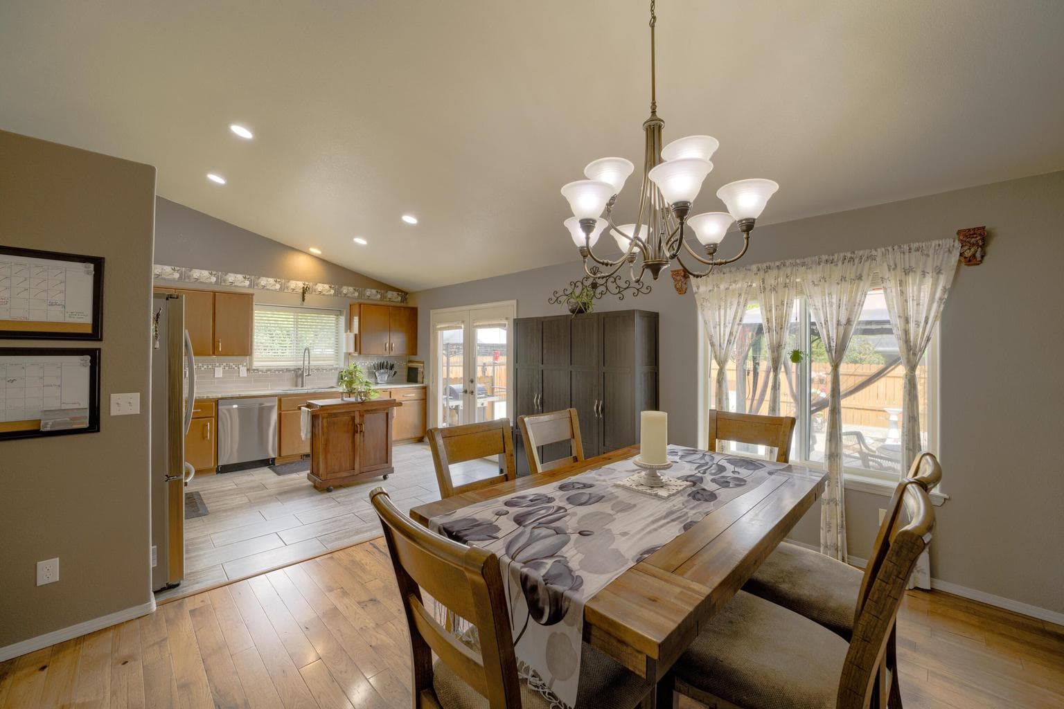 Photo of 2095 NW Jackpine Place 8 of 43