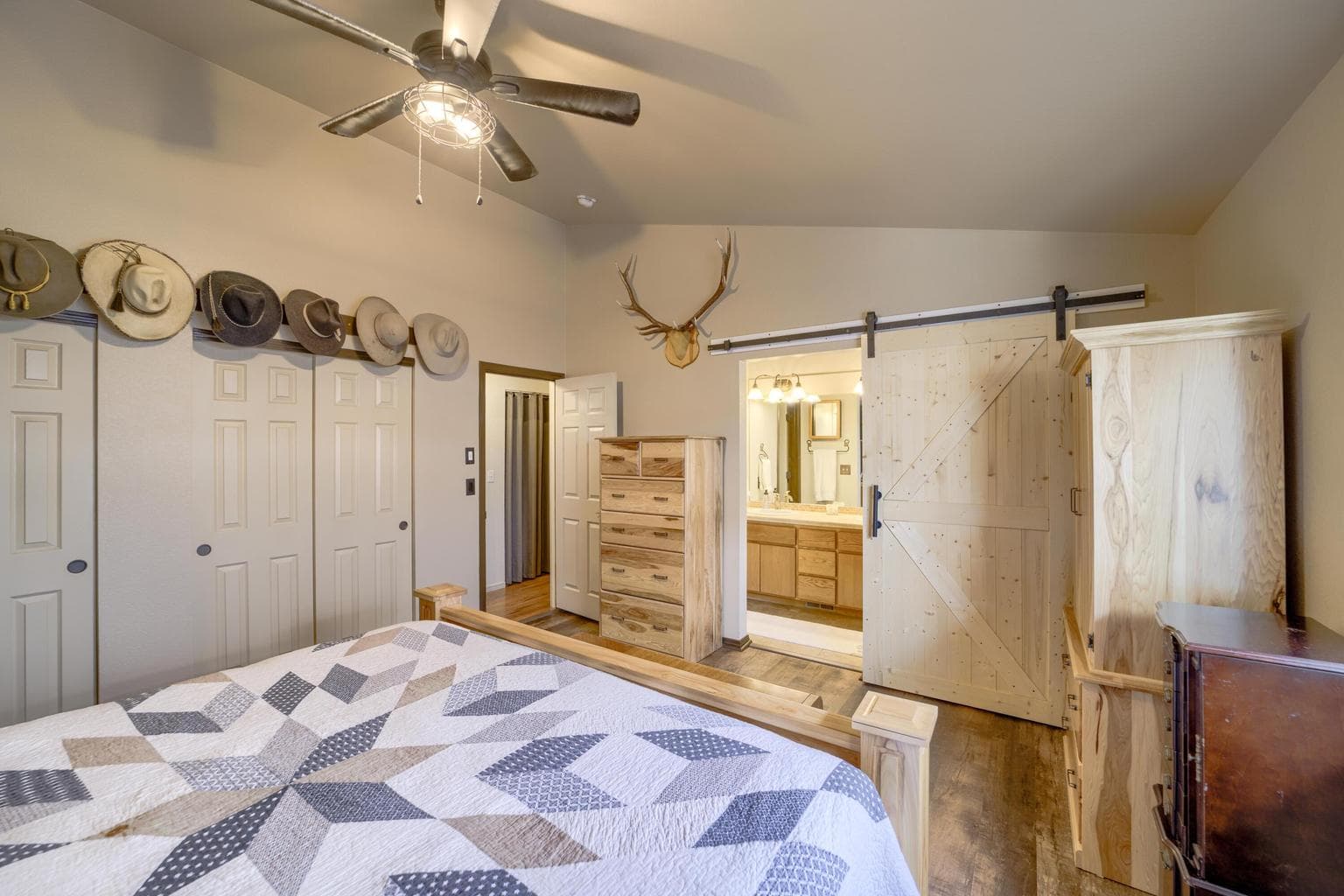 Photo of 2095 NW Jackpine Place 20 of 43
