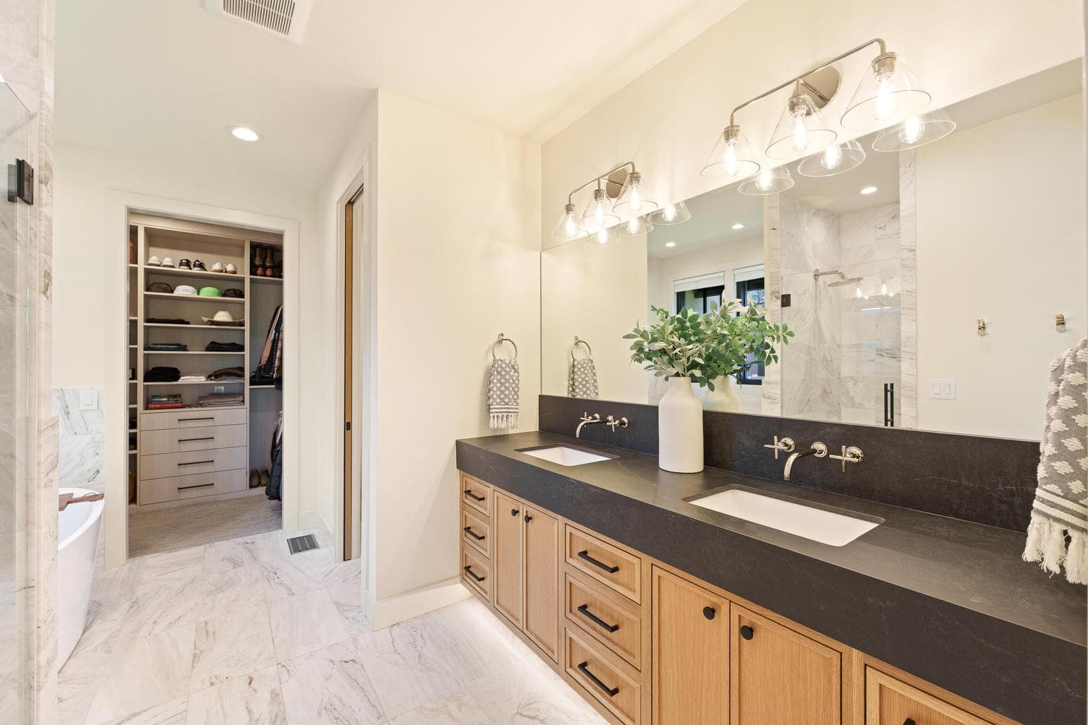 Photo of 3018 NW Tharp Avenue 25 of 54