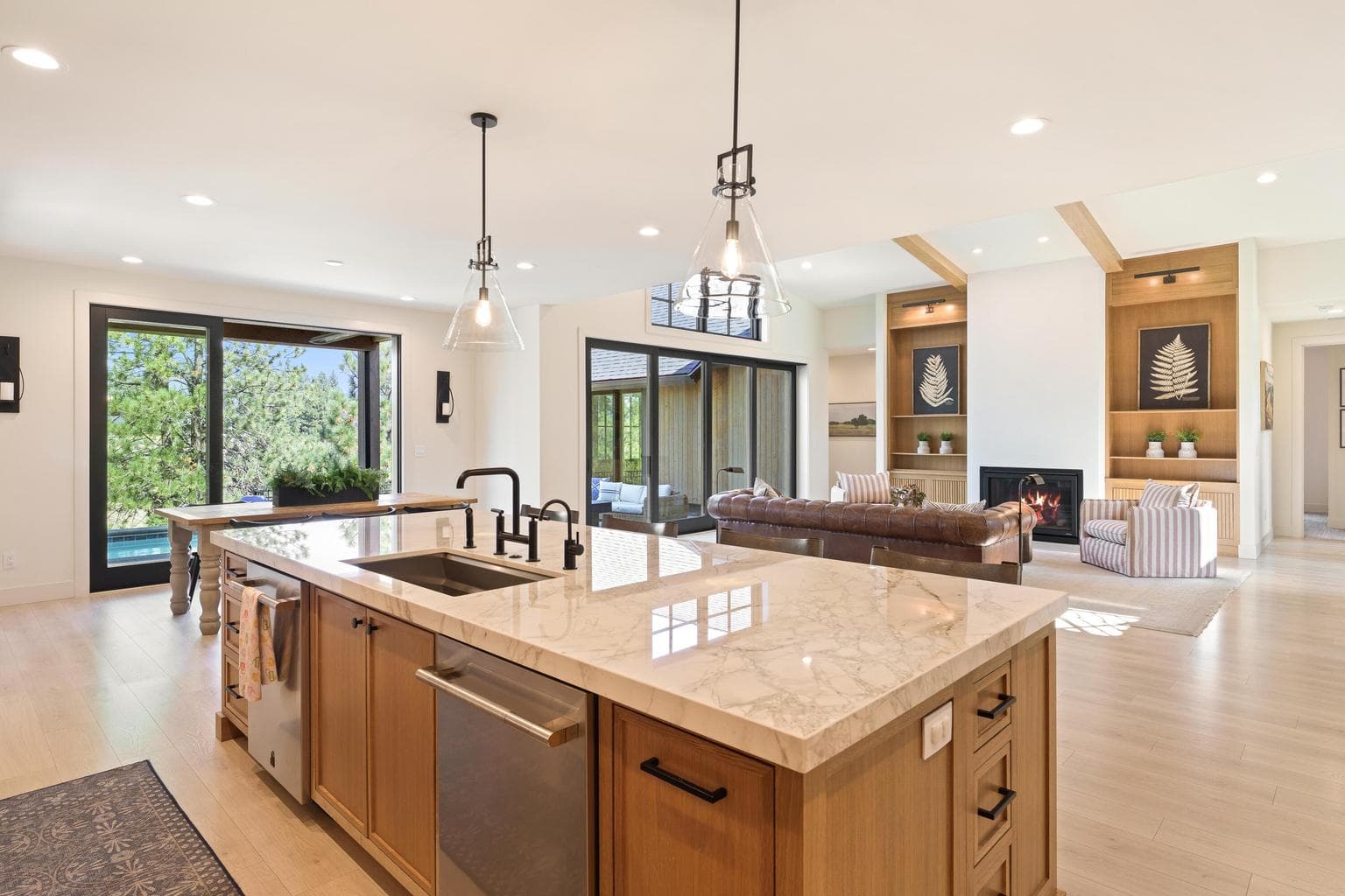 Photo of 3018 NW Tharp Avenue 9 of 54