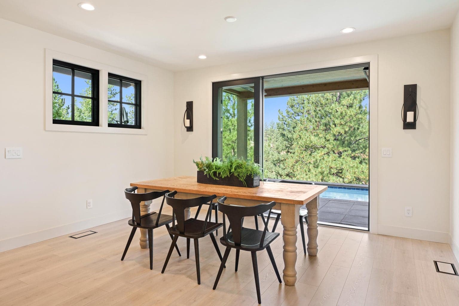 Photo of 3018 NW Tharp Avenue 15 of 54