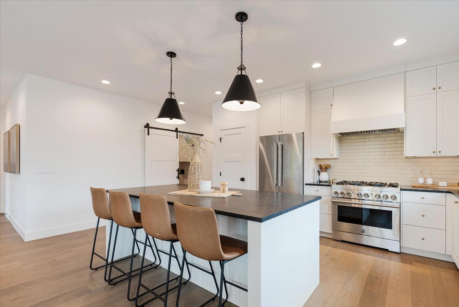Photo of 2631 NW Waymaker Court 10 of 48