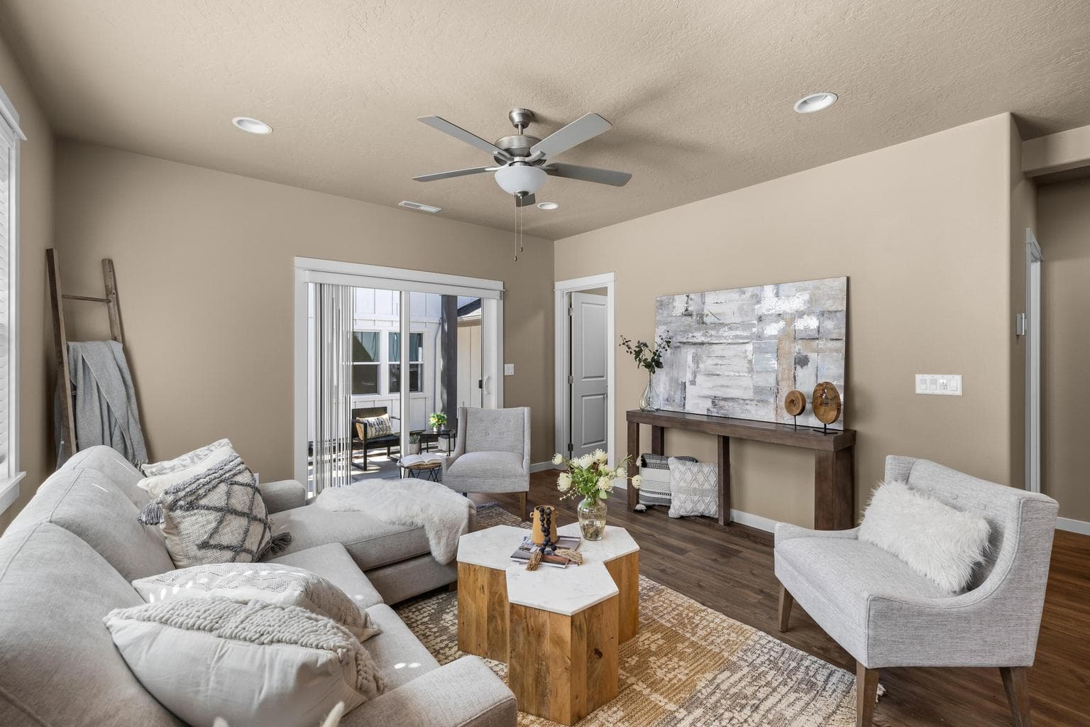 Photo of 3482 7th 4 of 16