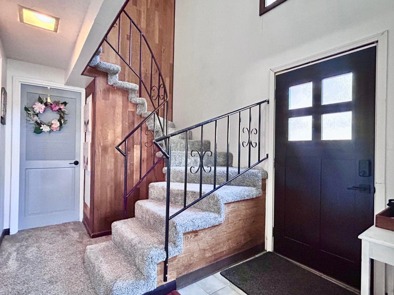 Photo of 2435 Lindley St 2 of 64