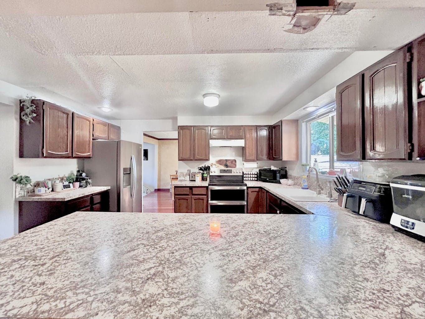 Photo of 2435 Lindley St 4 of 45