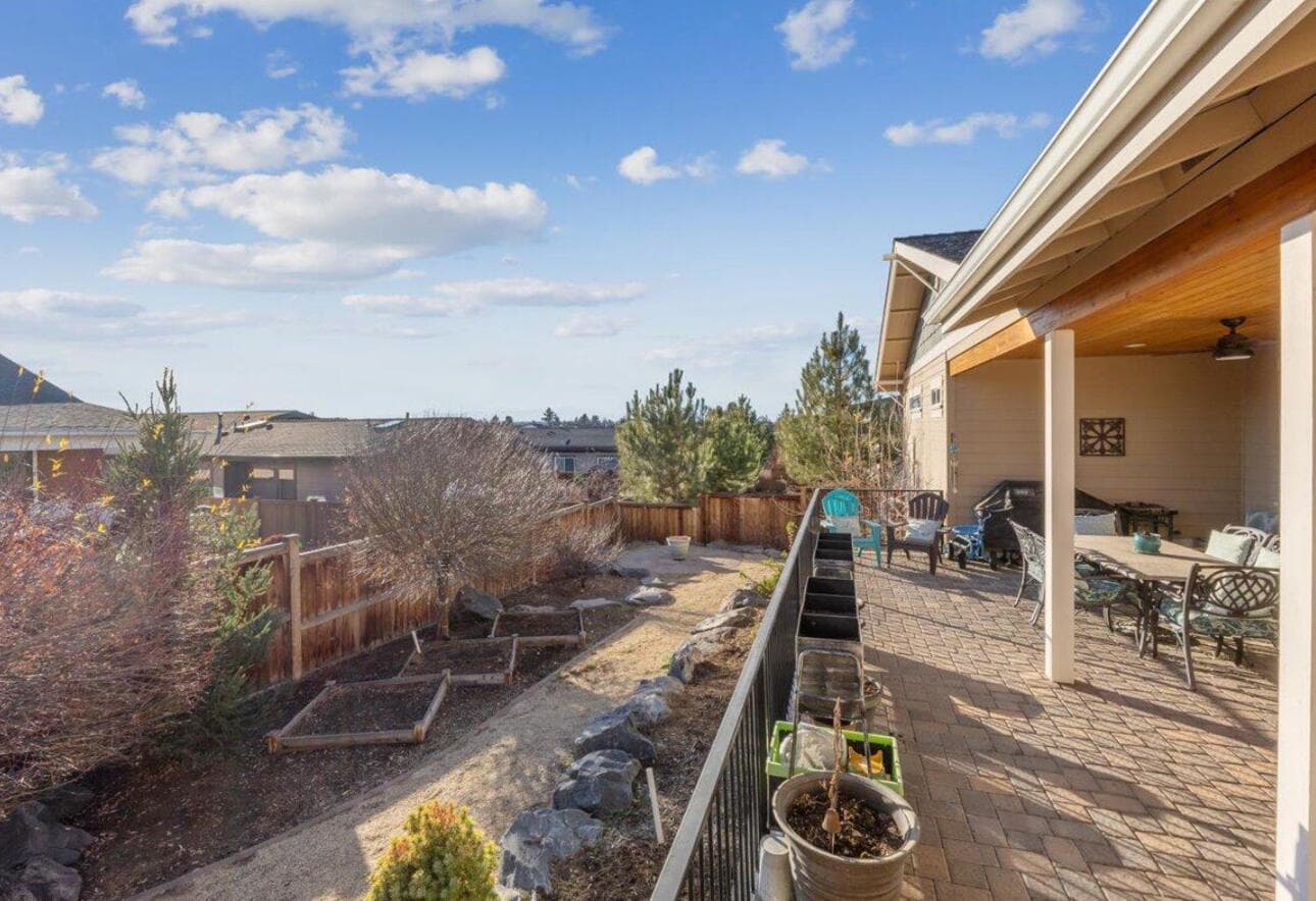 Photo of 4570 SW Yew Avenue 67 of 75