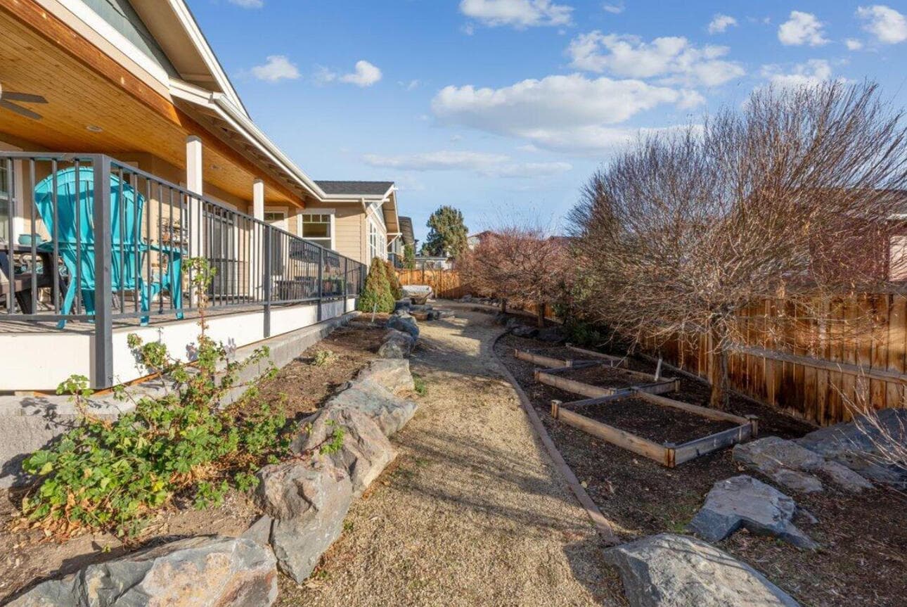 Photo of 4570 SW Yew Avenue 65 of 75