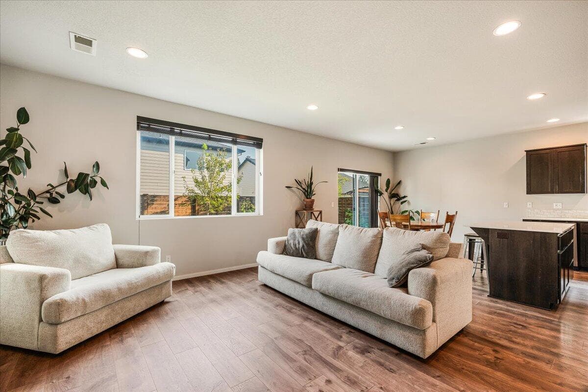 Photo of 20532 SE Evian Avenue 8 of 24