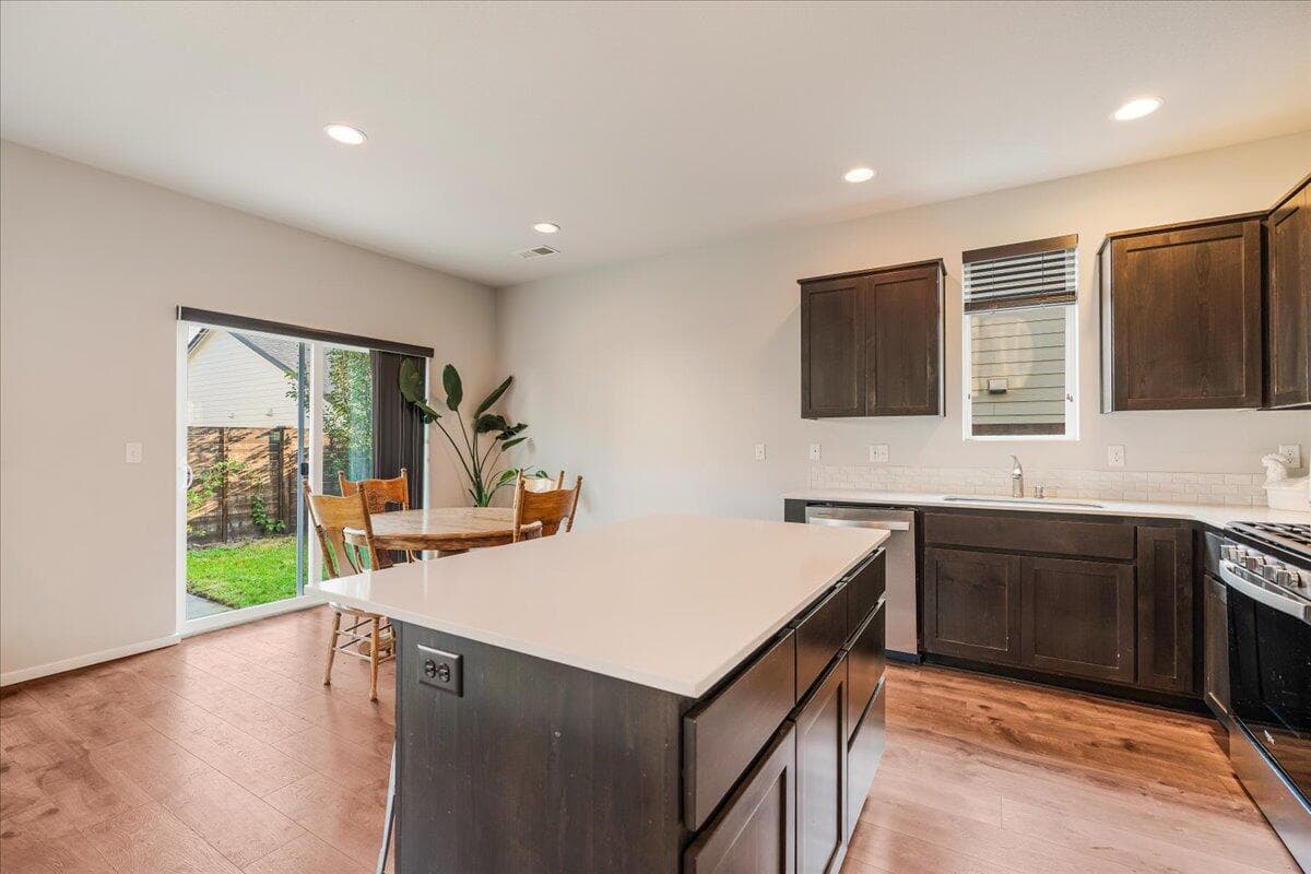 Photo of 20532 SE Evian Avenue 10 of 24