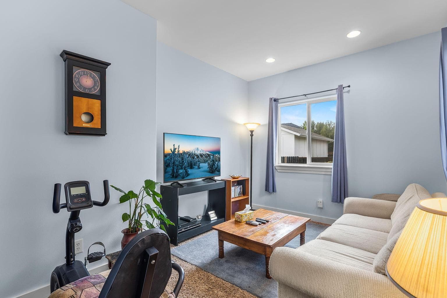 Photo of 1465 NW 19th Court 15 of 23