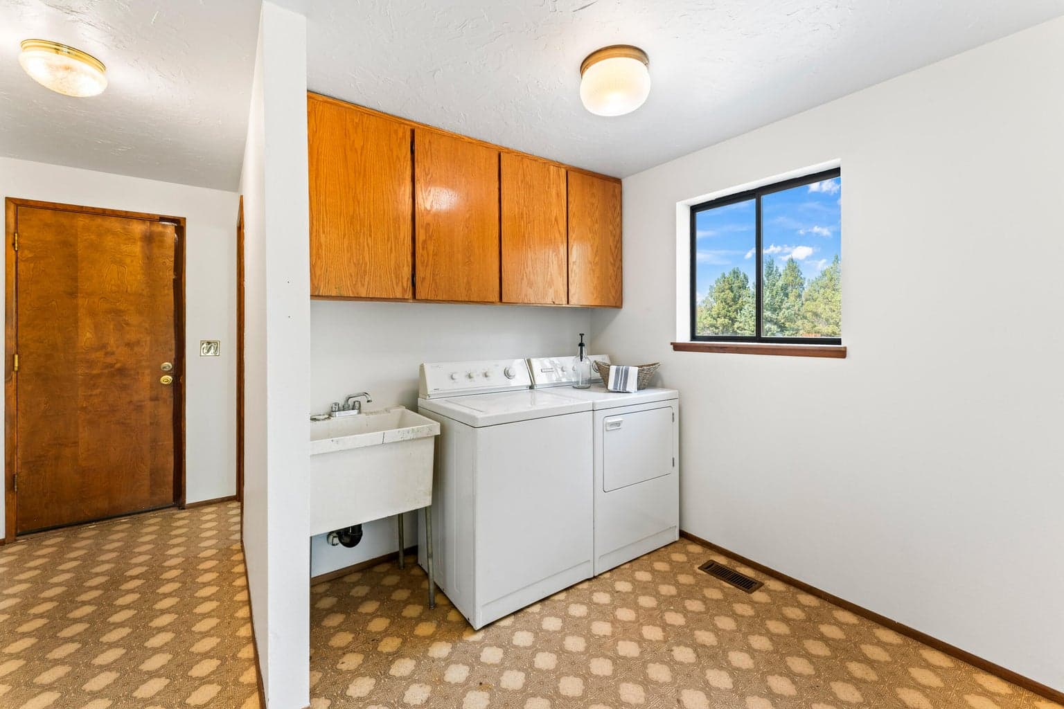 Laundry Room w/ Utility Sink, Washer/Dryer Incl.