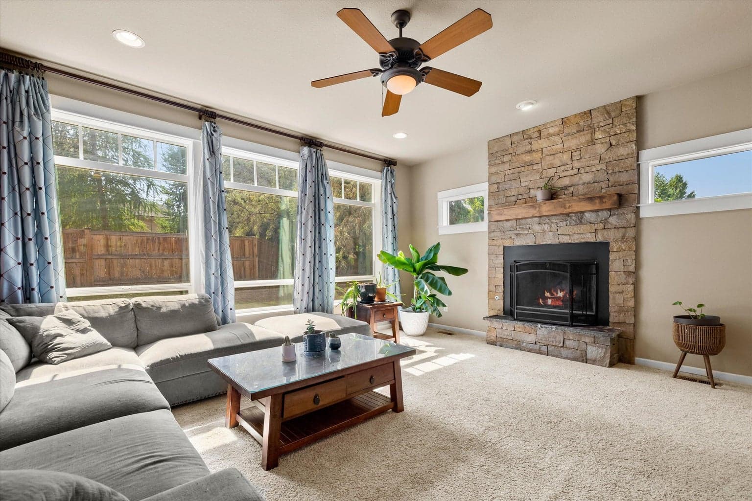 Photo of 20663 NE Sierra Drive 8 of 42