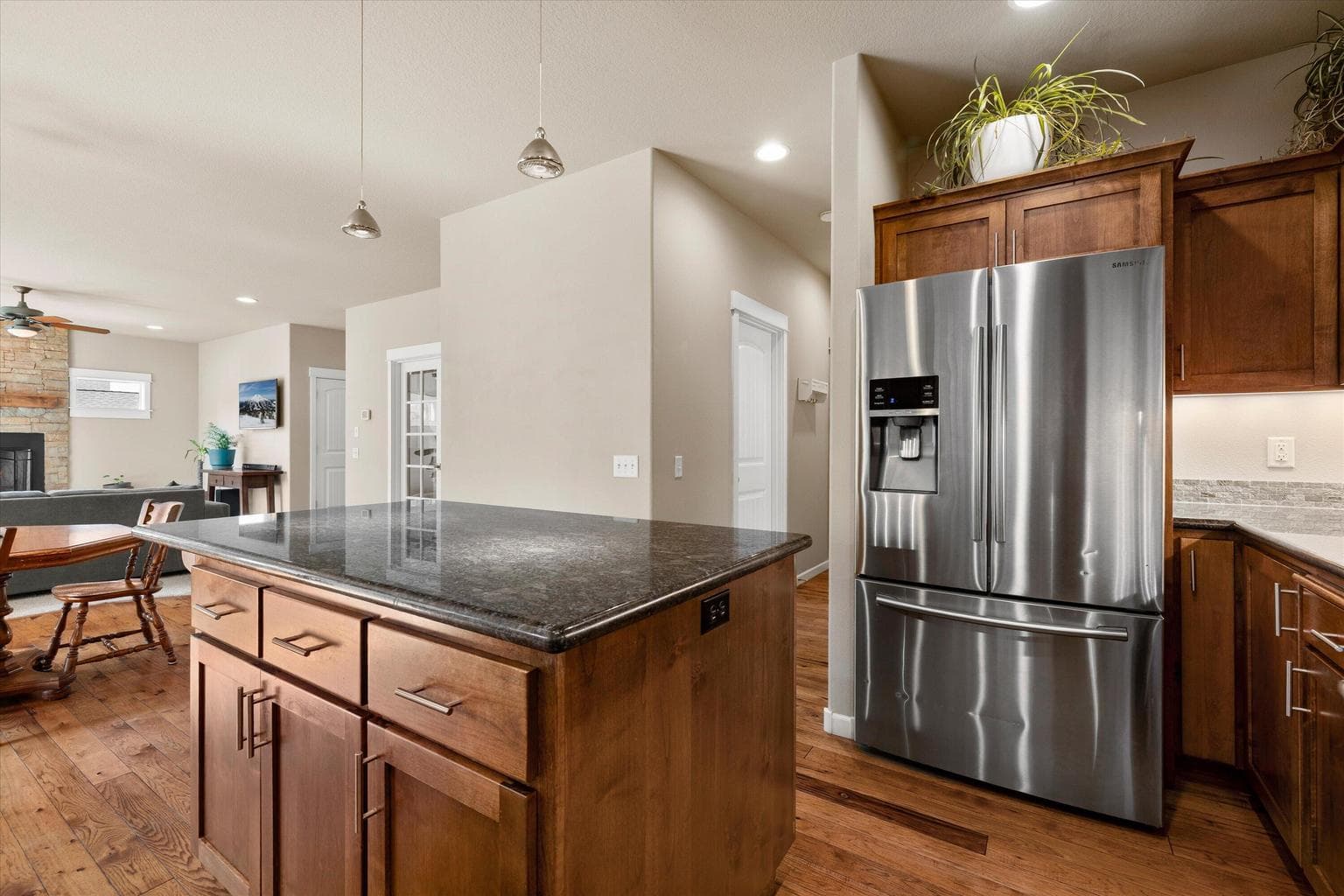Photo of 20663 NE Sierra Drive 19 of 42