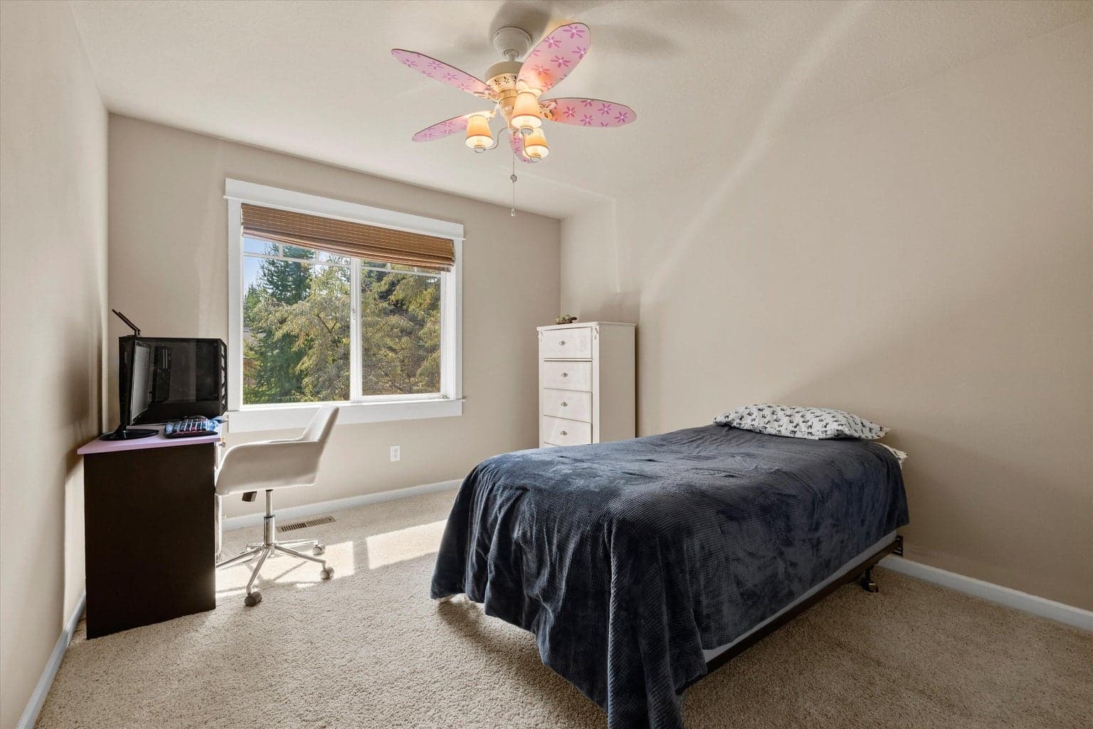 Photo of 20663 NE Sierra Drive 32 of 42