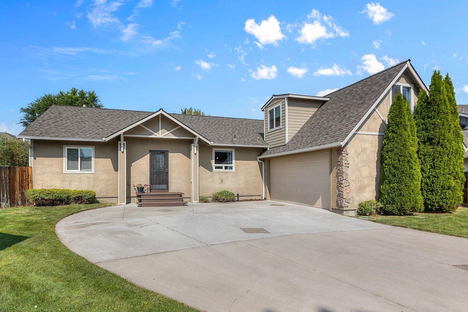 Photo of 1465 19th 1 of 23