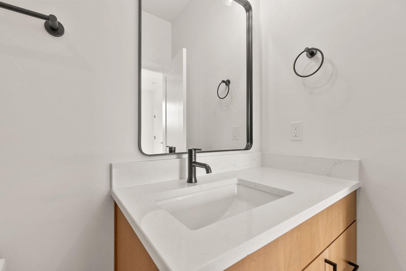 Photo of 127 NW Broadway Street 17 of 39