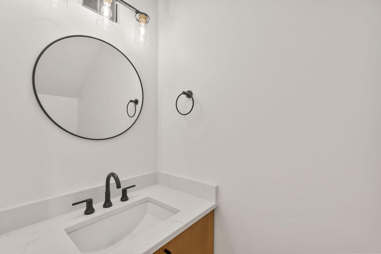 Main level powder bath