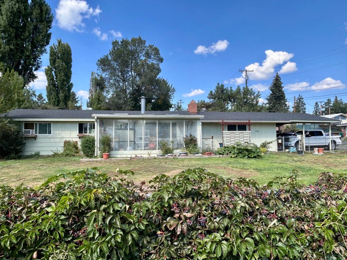 Photo of 2400 Redwood 3 of 40