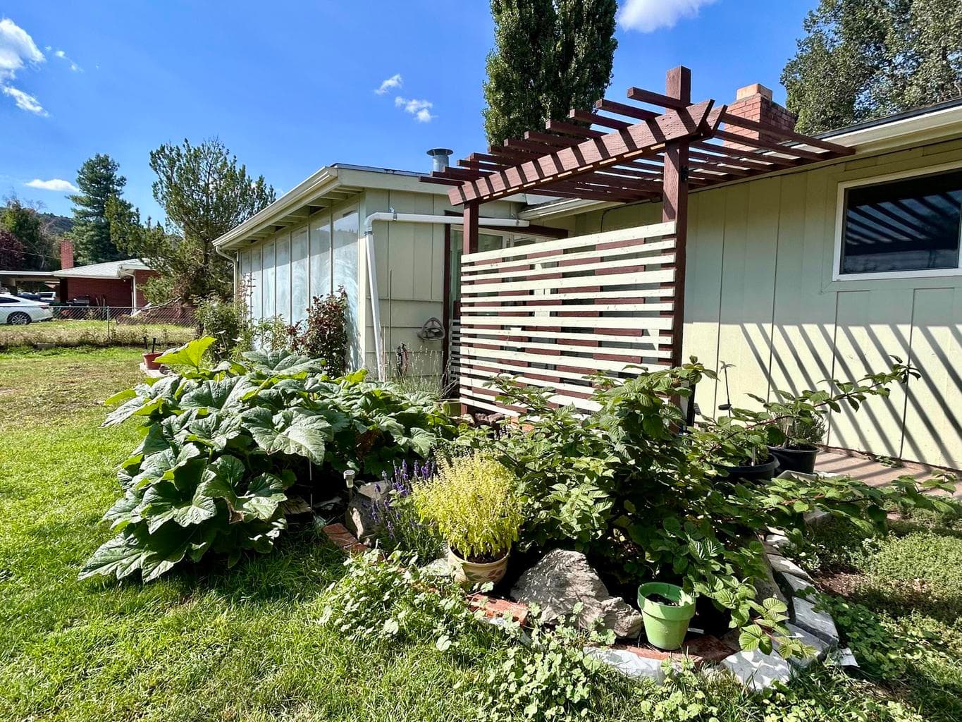 Photo of 2400 Redwood 5 of 40