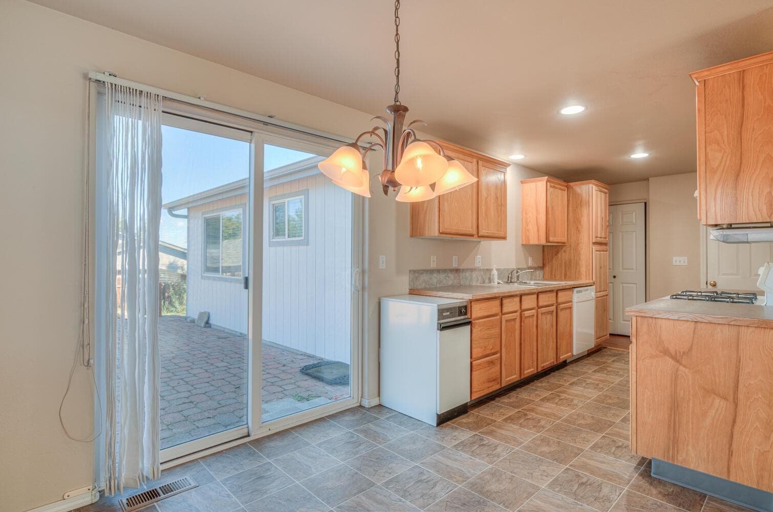 Photo of 3318 Hoona Drive 7 of 26