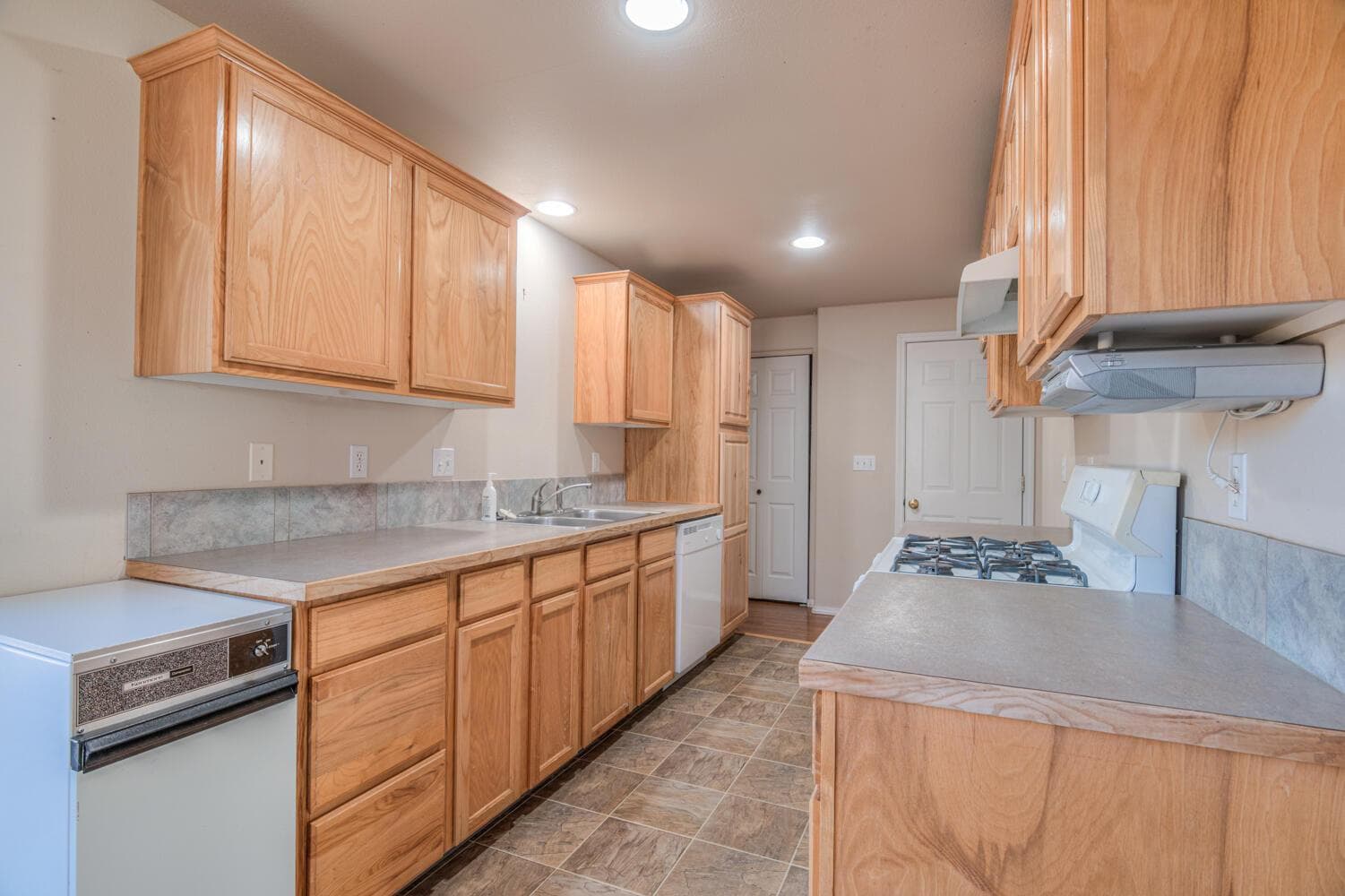 Photo of 3318 Hoona Drive 9 of 26