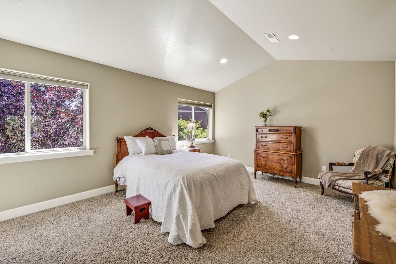Photo of 19601 Hollygrape Street 24 of 39