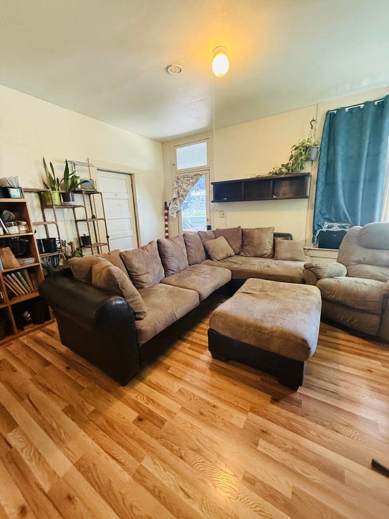 Photo of 711 Main 4 of 34