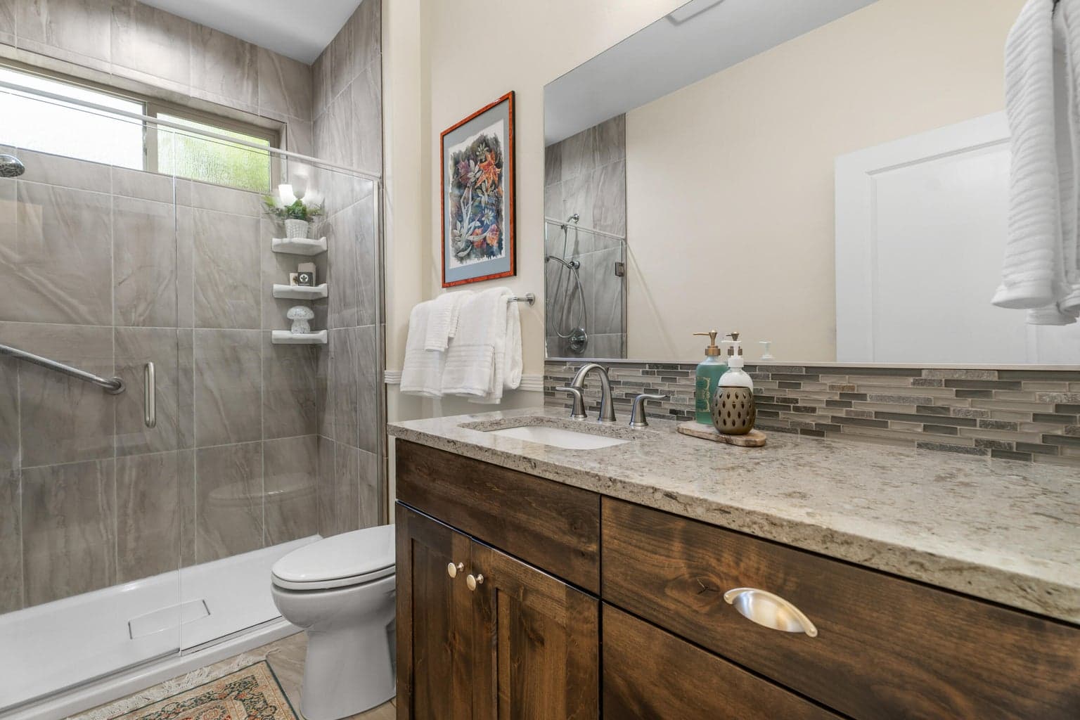 upstairs full bathroom
