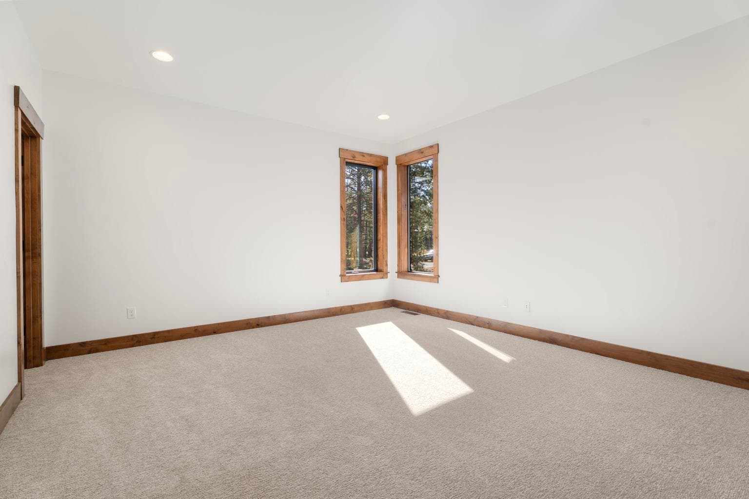 Main Level Bedroom/Den