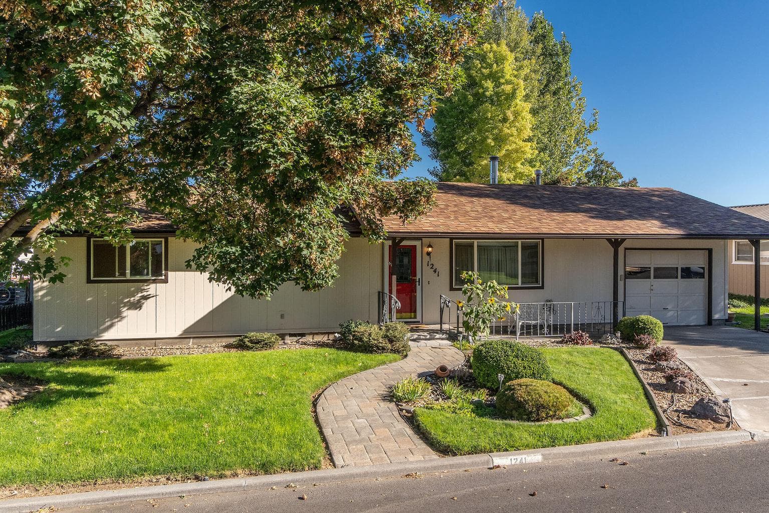 Photo of 1241 7th 2 of 20