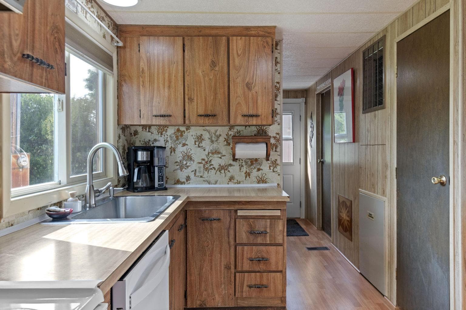 Photo of 3680 NE Walnut Drive 11 of 27