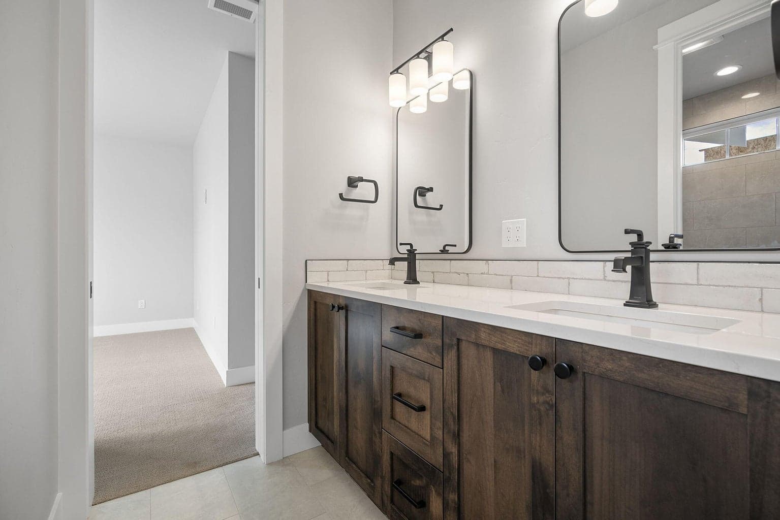 Photo of 3019 NW Polarstar Court 37 of 68