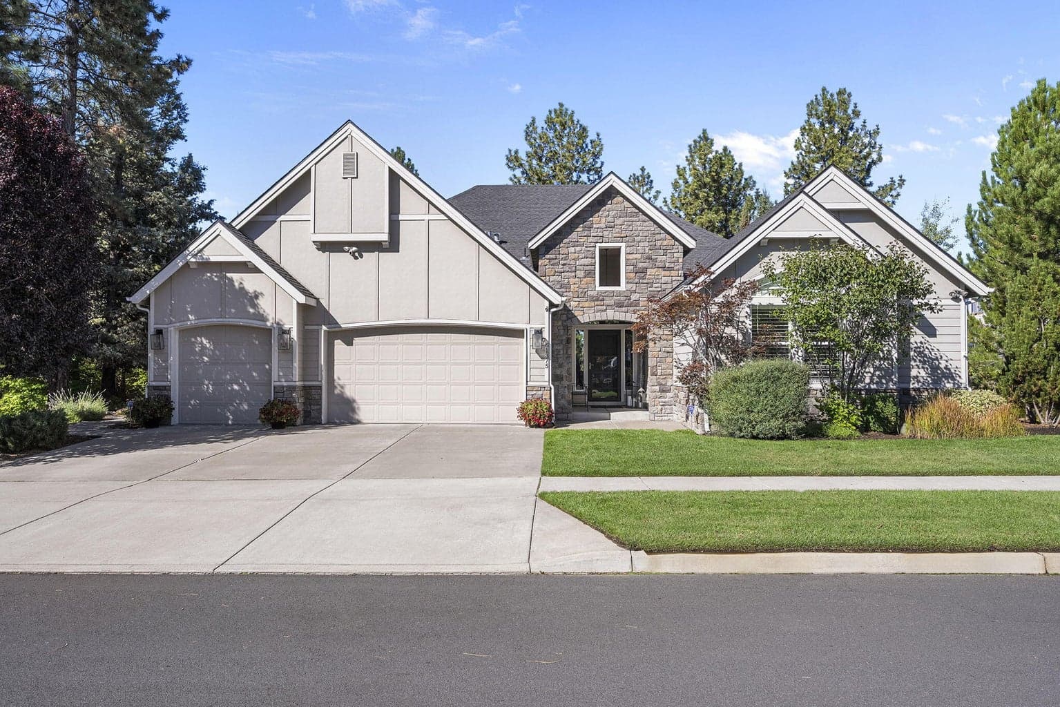 Photo of 61375 Huckleberry Place 49 of 63