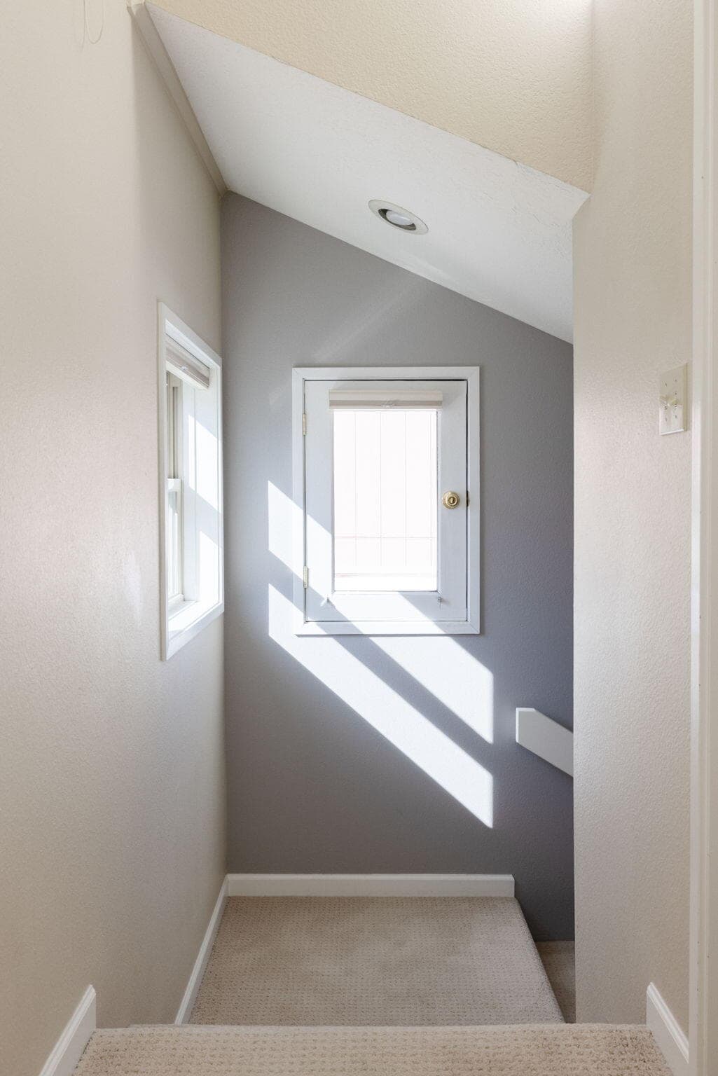 Landing on 2nd floor.