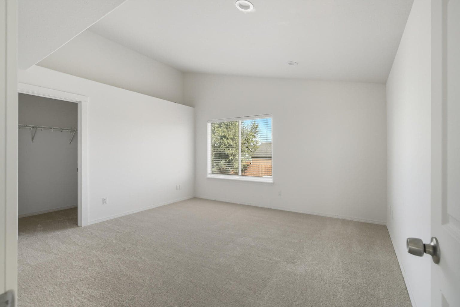Photo of 878 SE Kristin Way 12 of 37