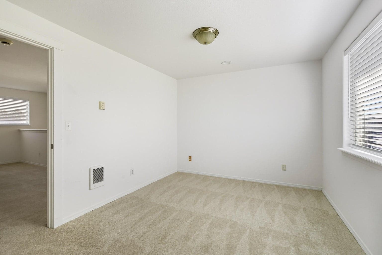 Photo of 878 SE Kristin Way 23 of 37