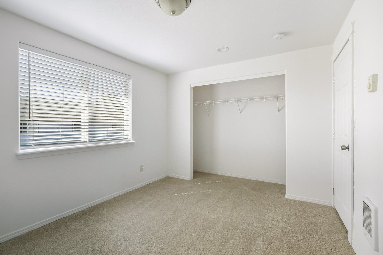 Photo of 878 SE Kristin Way 24 of 37
