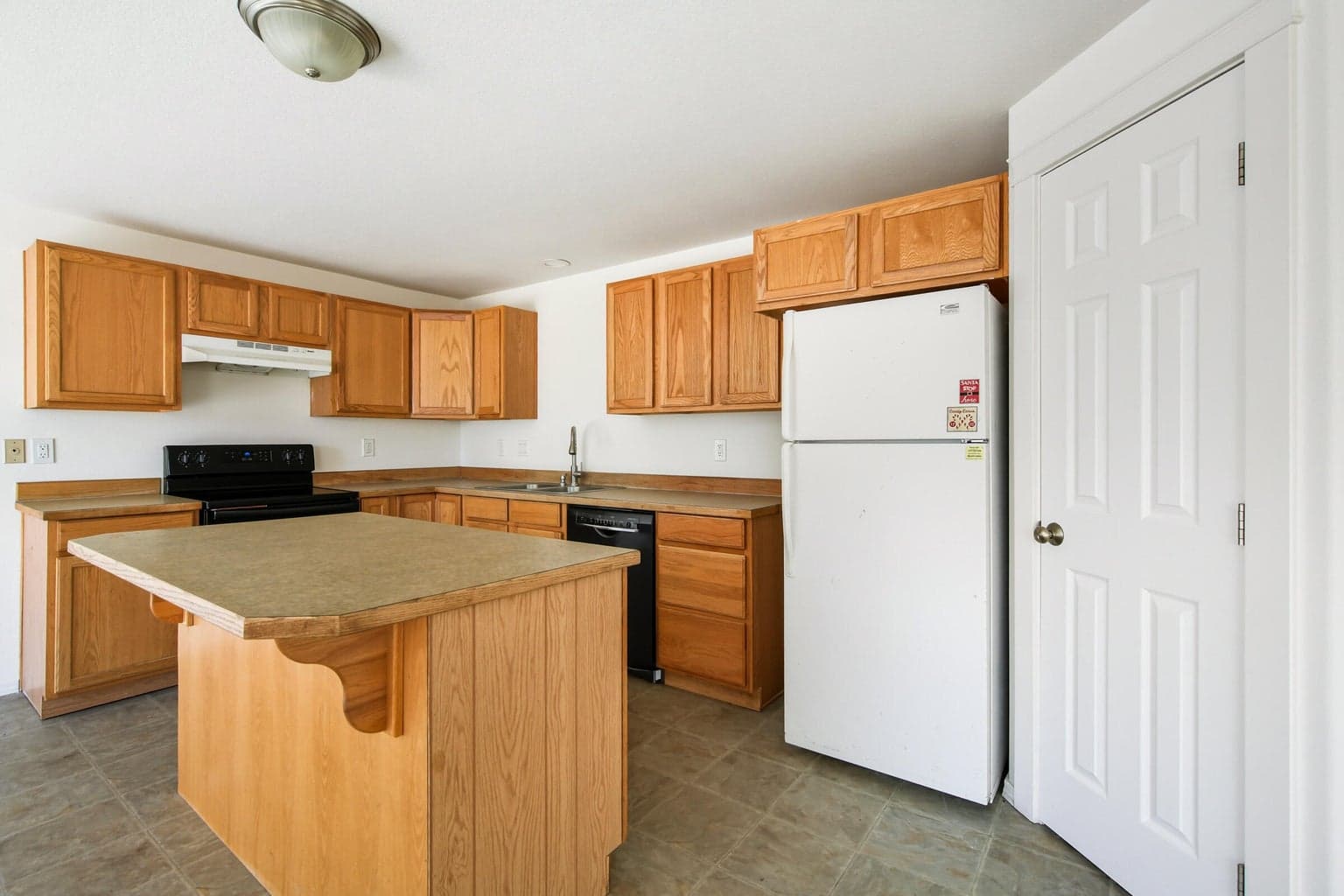 Photo of 878 SE Kristin Way 7 of 37