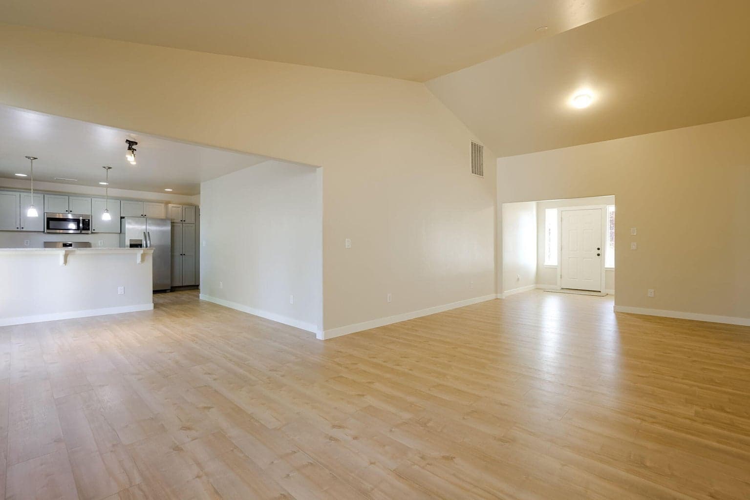 Photo of 3425 SW Juniper Avenue 11 of 33