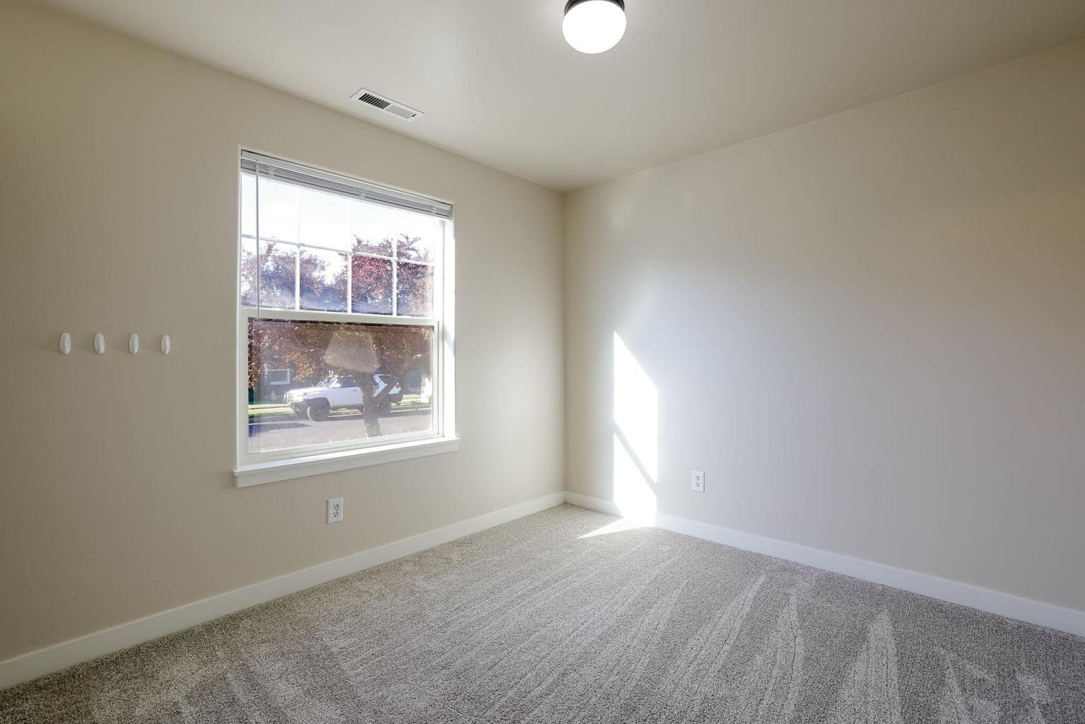 Photo of 3425 SW Juniper Avenue 22 of 33