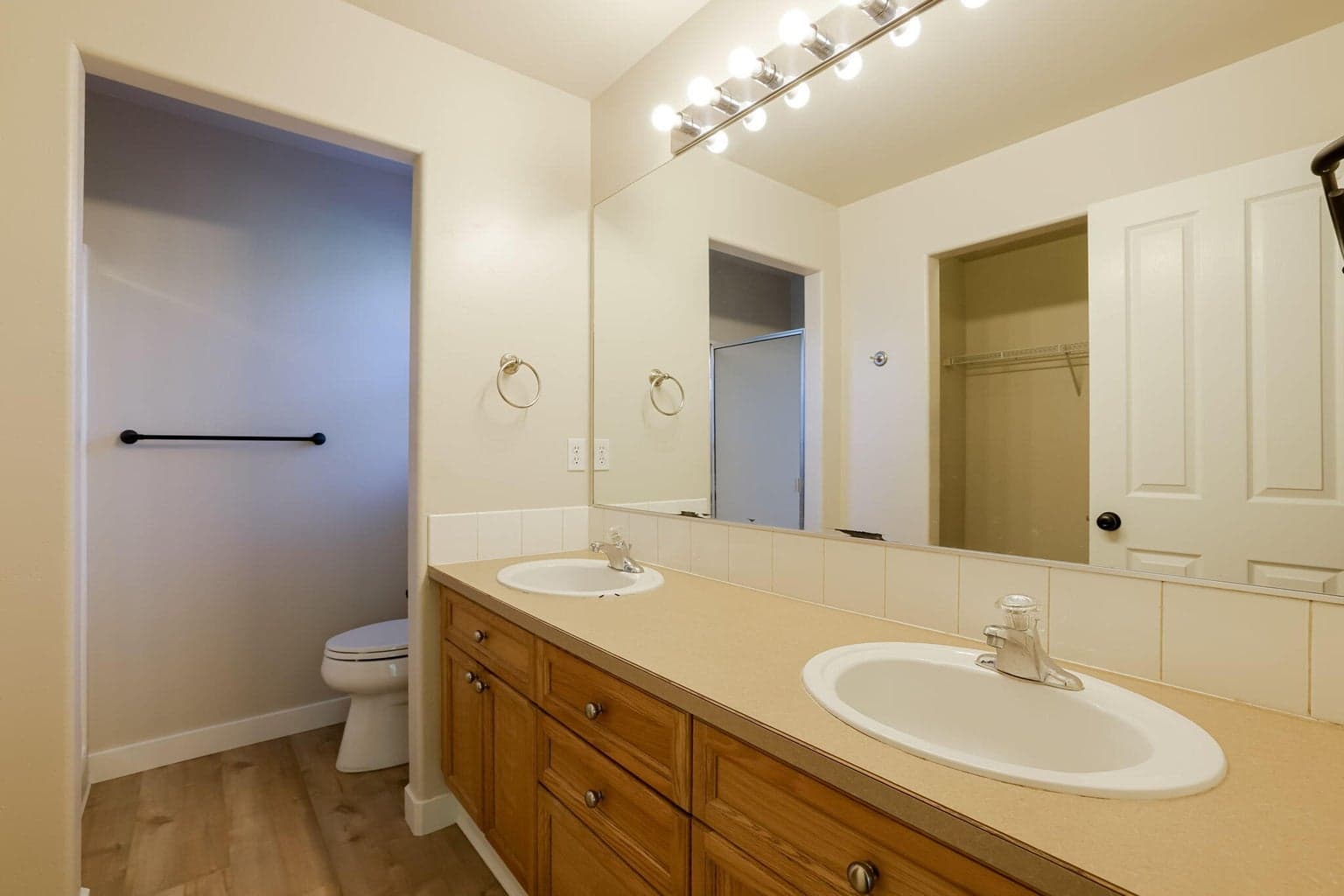 Photo of 3425 SW Juniper Avenue 20 of 33