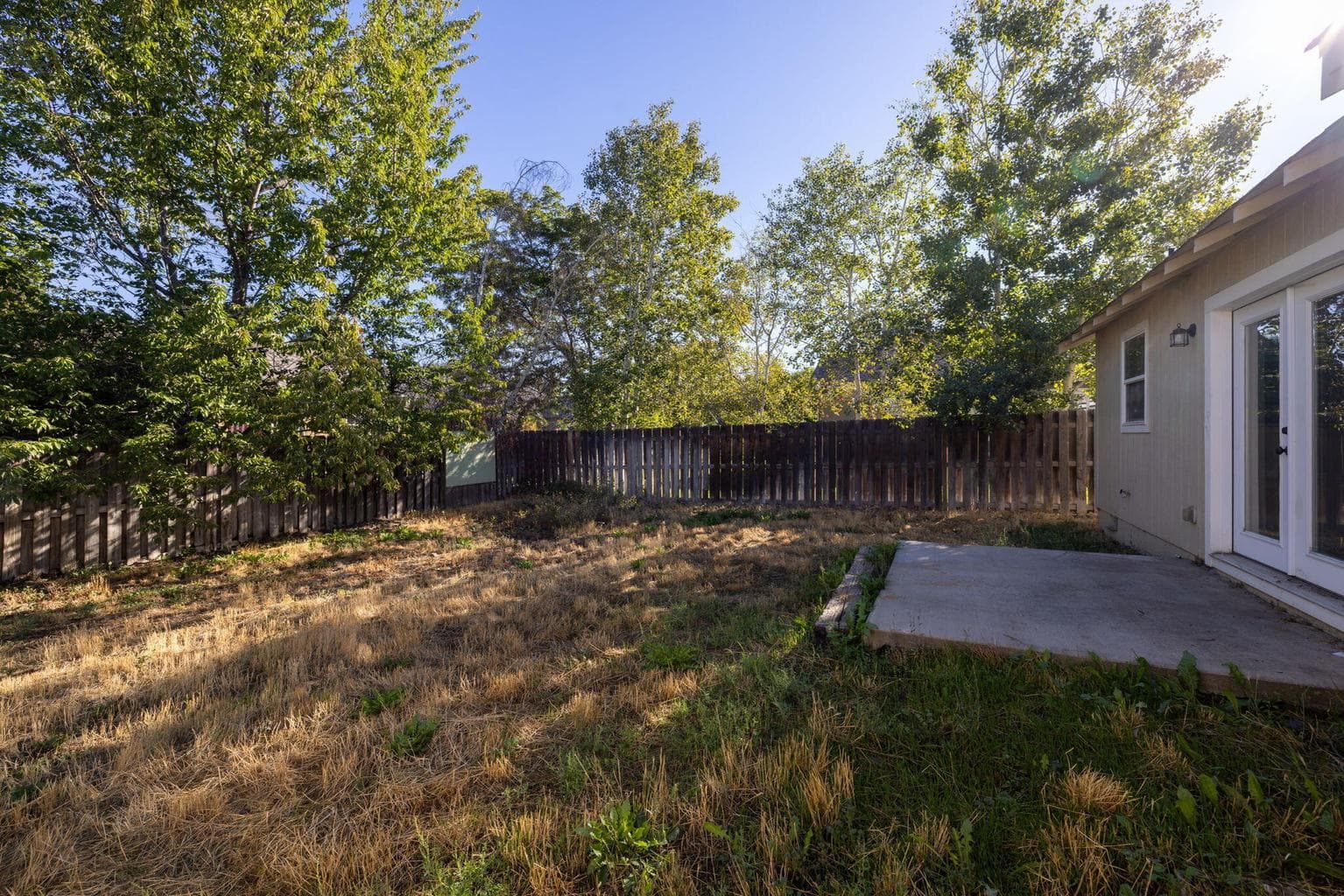 Photo of 3425 SW Juniper Avenue 31 of 33