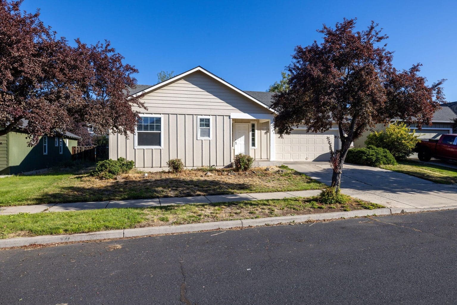 Photo of 3425 SW Juniper Avenue 33 of 33