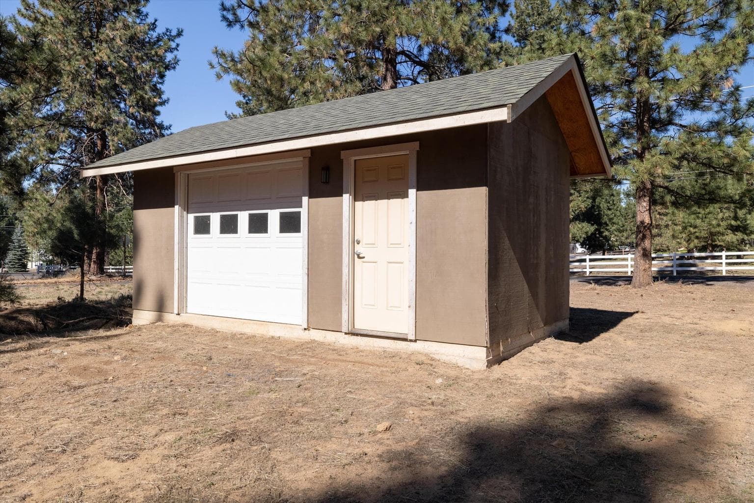 Photo of 60272 Cinder Butte Road 22 of 26