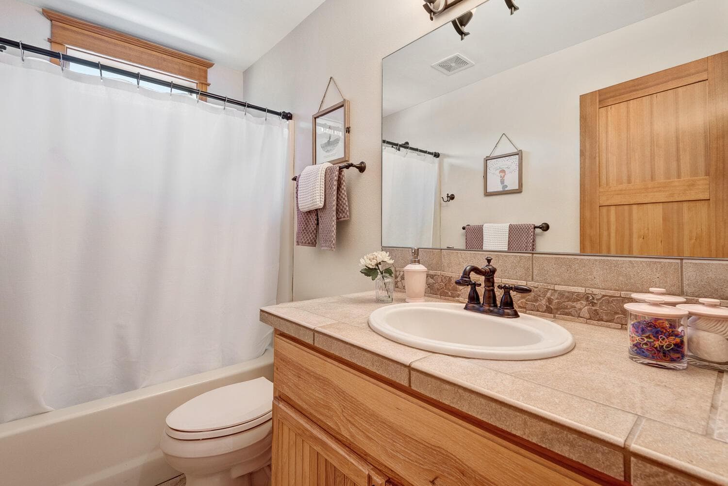 Photo of 2084 NW Shiraz Court 21 of 34