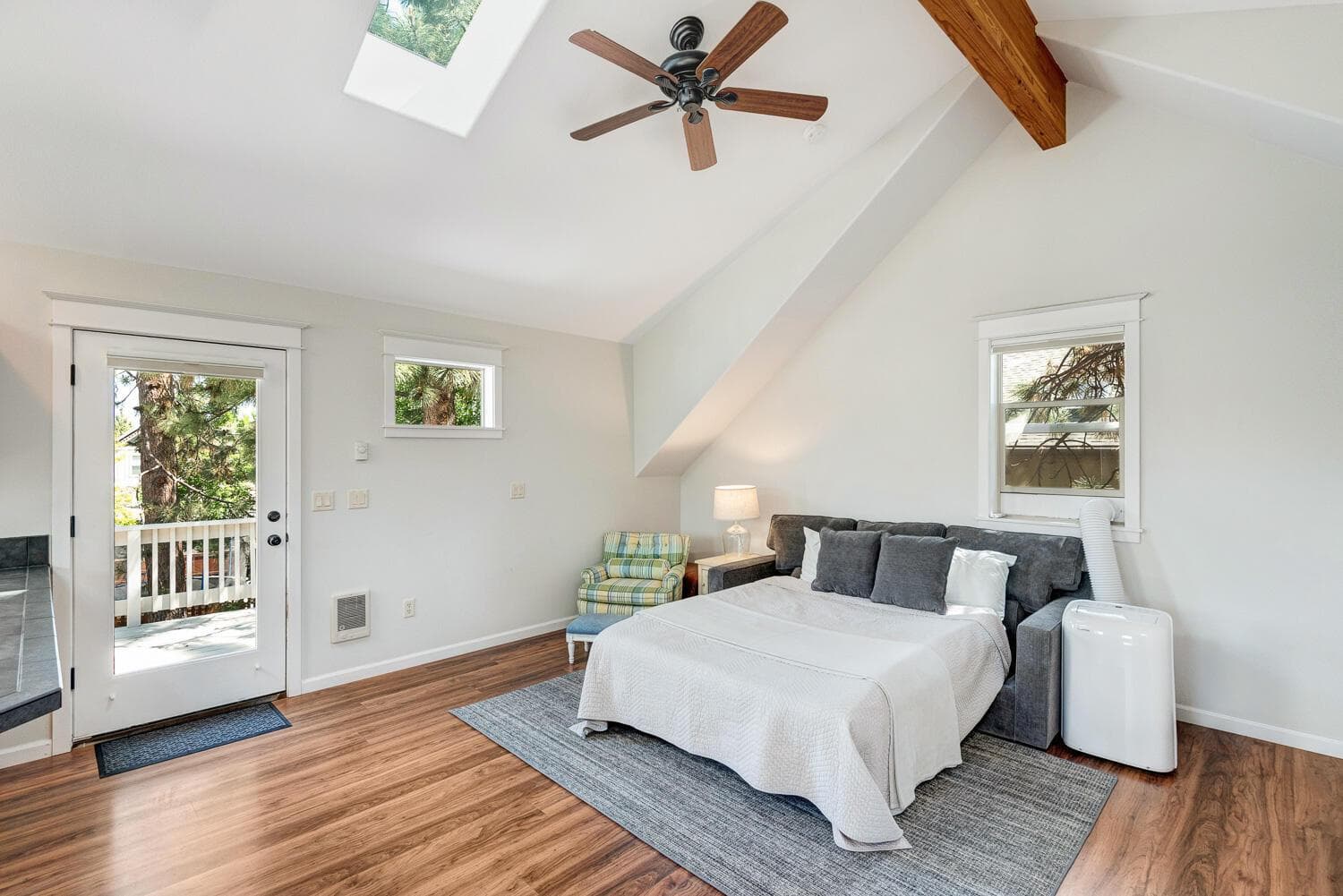 Photo of 2084 NW Shiraz Court 28 of 34