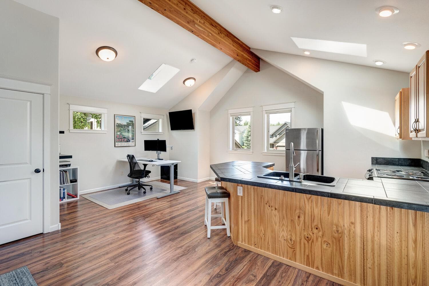 Photo of 2084 NW Shiraz Court 30 of 34