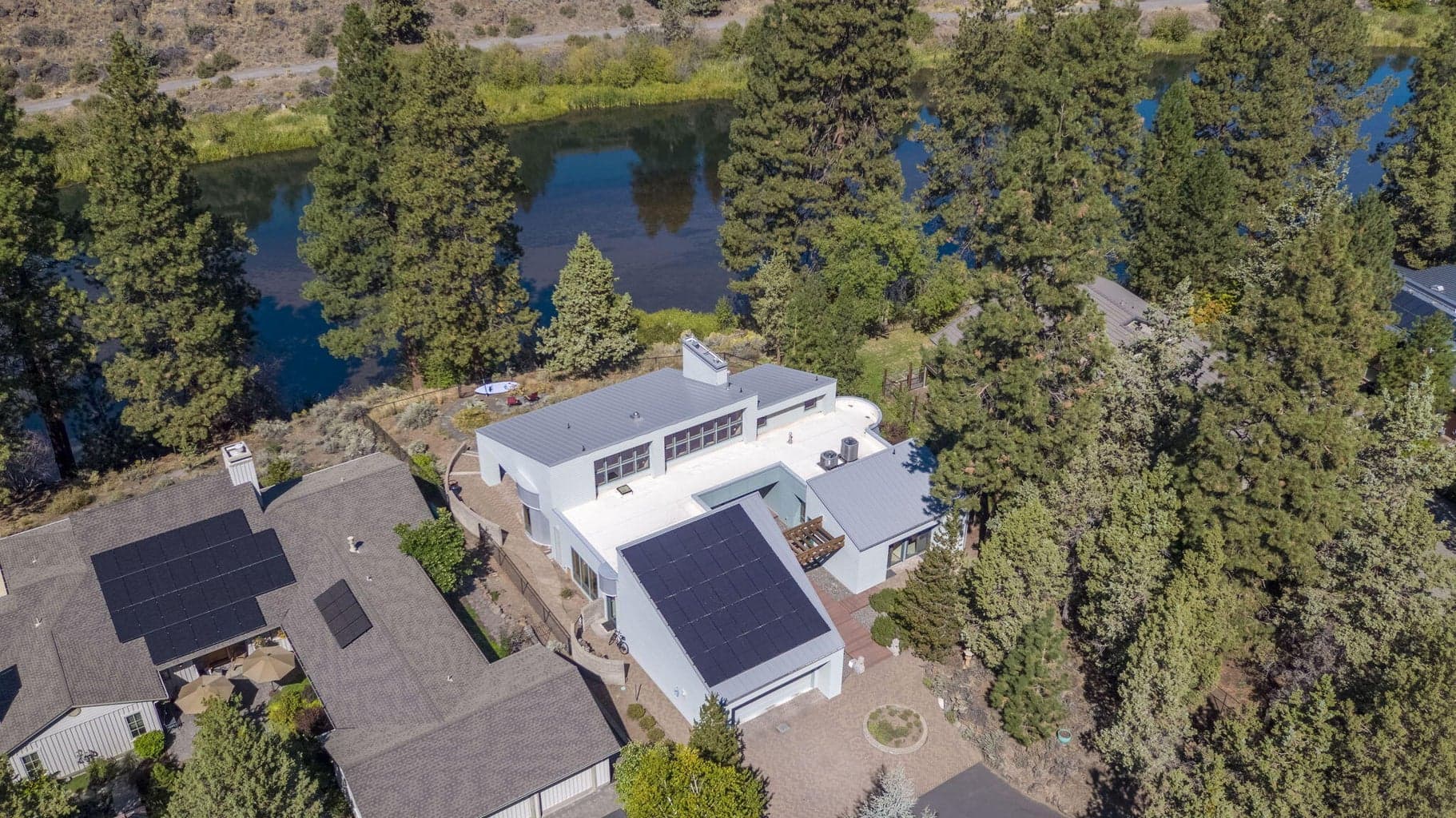 Photo of 2251 NW Lakeside Place 12 of 43
