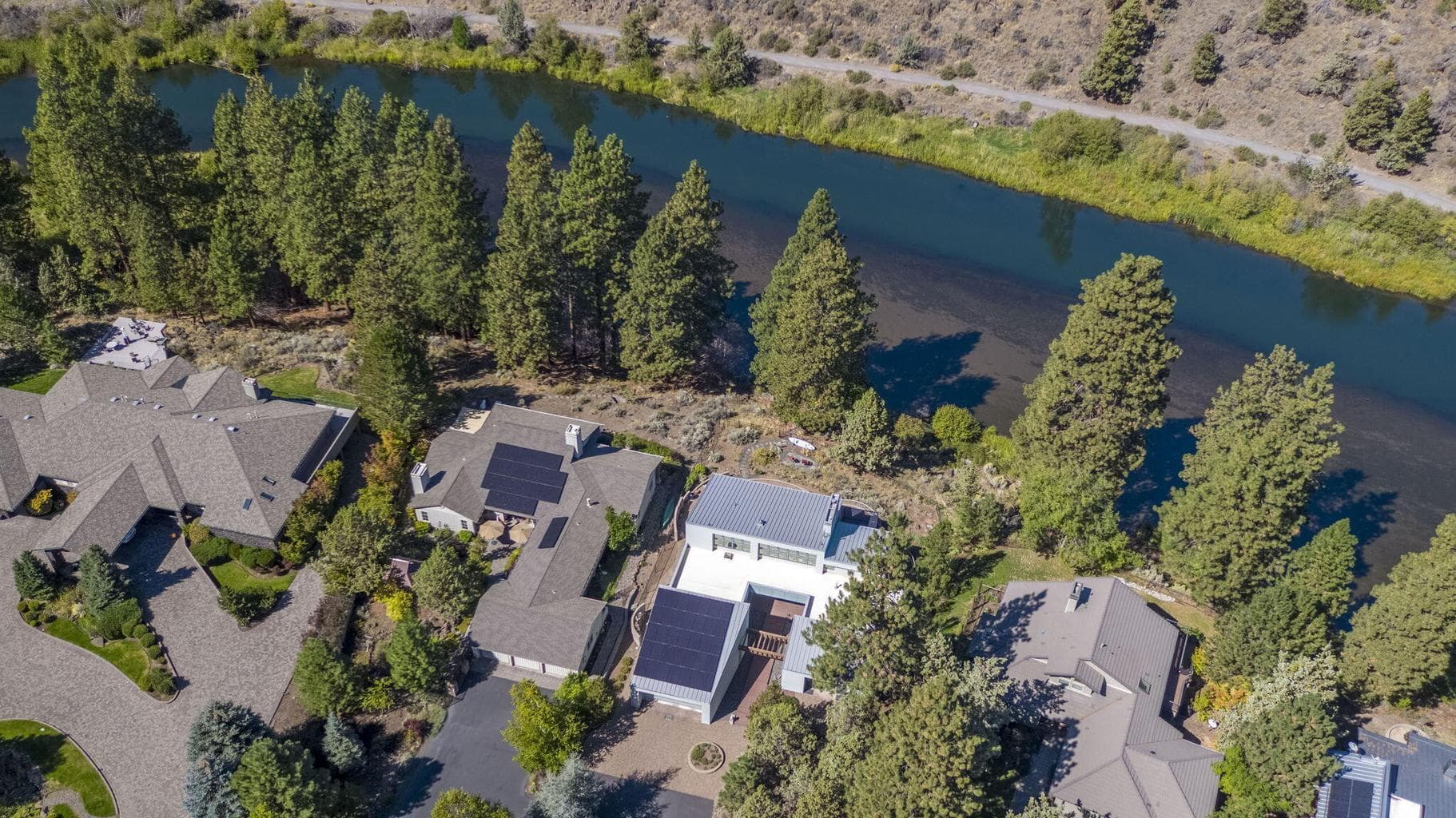 Photo of 2251 Lakeside 1 of 43