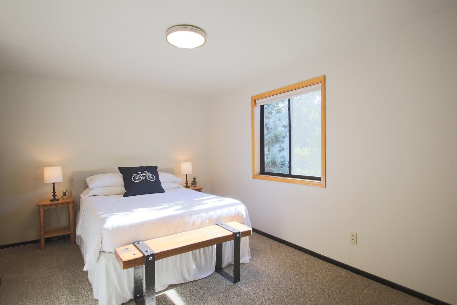 Photo of 1385 NE Williamson Boulevard 28 of 37